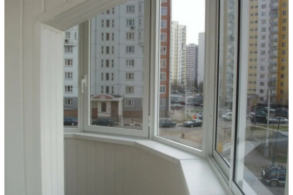 Остекление балконов окнами ПВХ